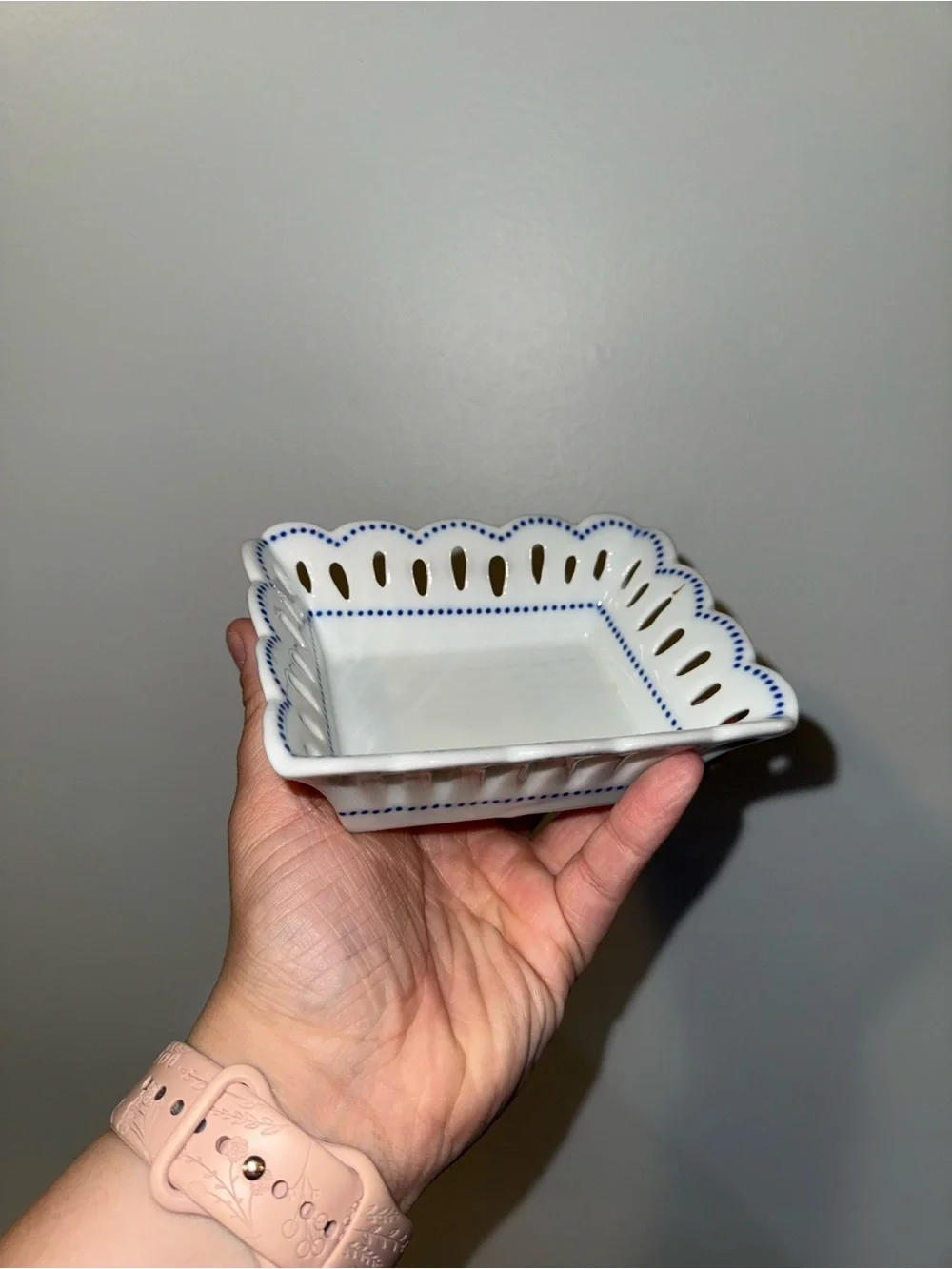 Gorgeous Blue & White Andrea Scalloped Edge Tray Williamsburg - Andrea by Sadek